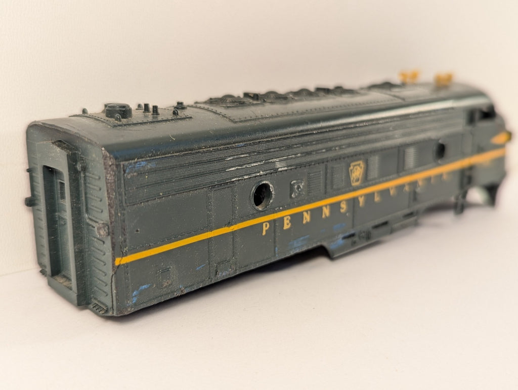 Mantua HO Gauge Pennsylvania Railroad Diesel Locomotive Body Shell - damaged