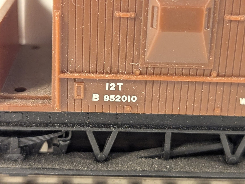 Hornby OO Gauge BR Standard 20 Ton Brake Van B 952010 BR Bauxite