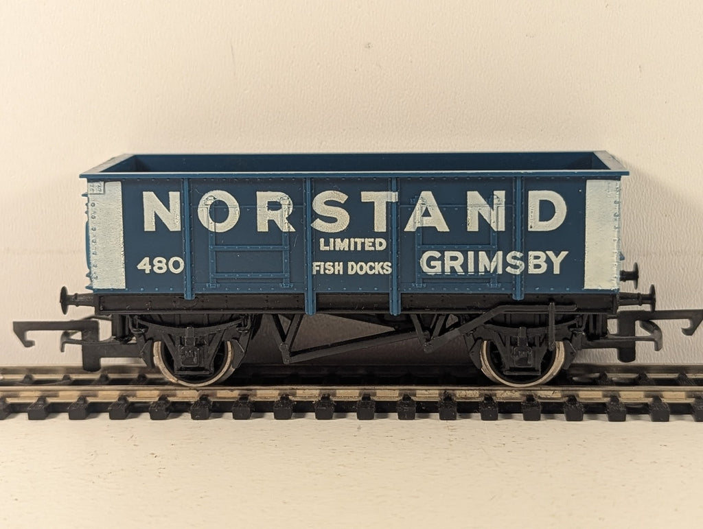 Hornby OO Gauge Norstand Limited Fish Docks Grimsby 7-Plank Open Wagon