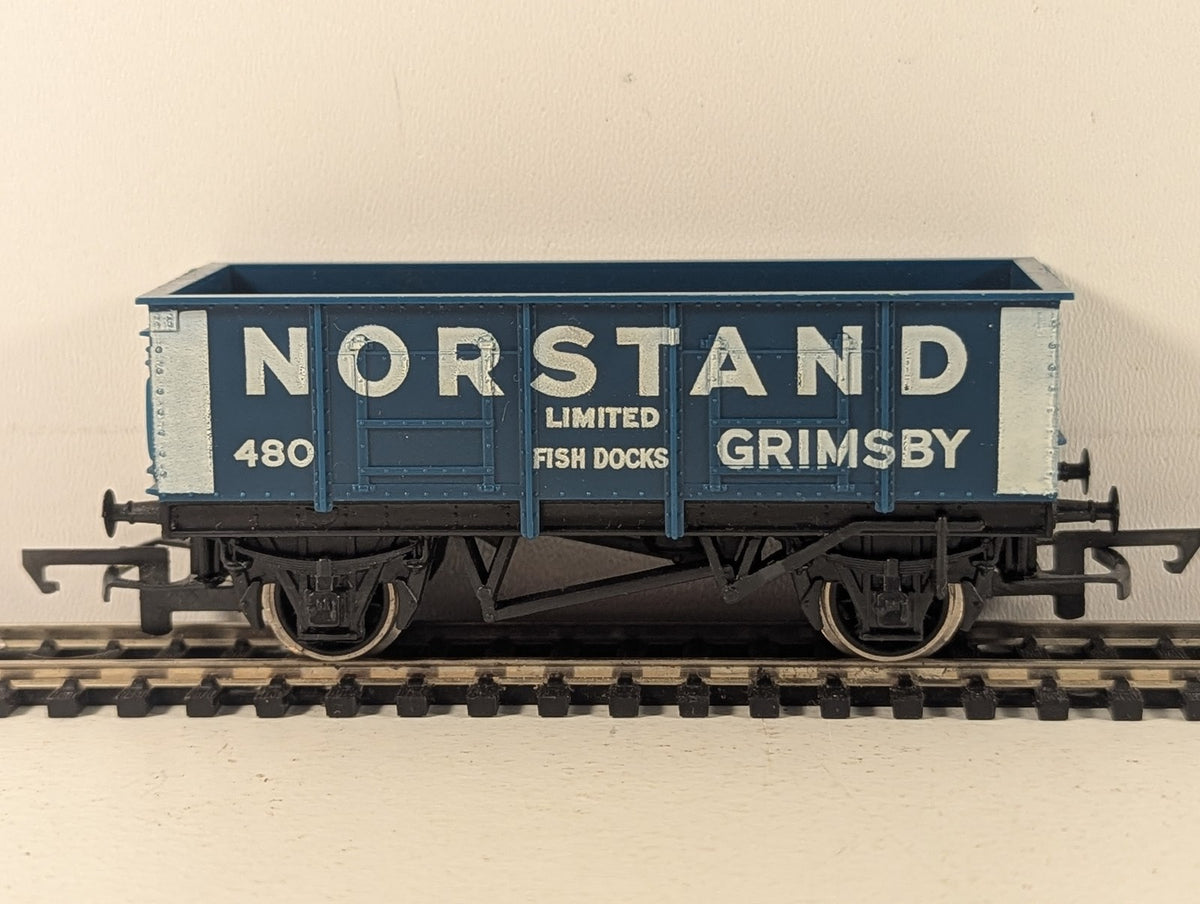 Hornby OO Gauge Norstand Limited Fish Docks Grimsby 7-Plank Open Wagon