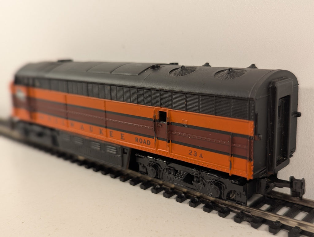 Tempo Fairbanks Morse  C-Liner Diesel Dummy Locomotive - Missing Front Coupler
