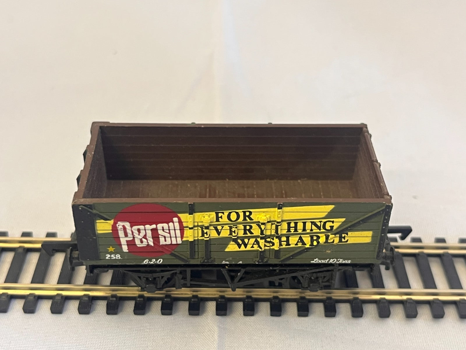 Mainline Railways OO Gauge Persil 7 Plank Wagon