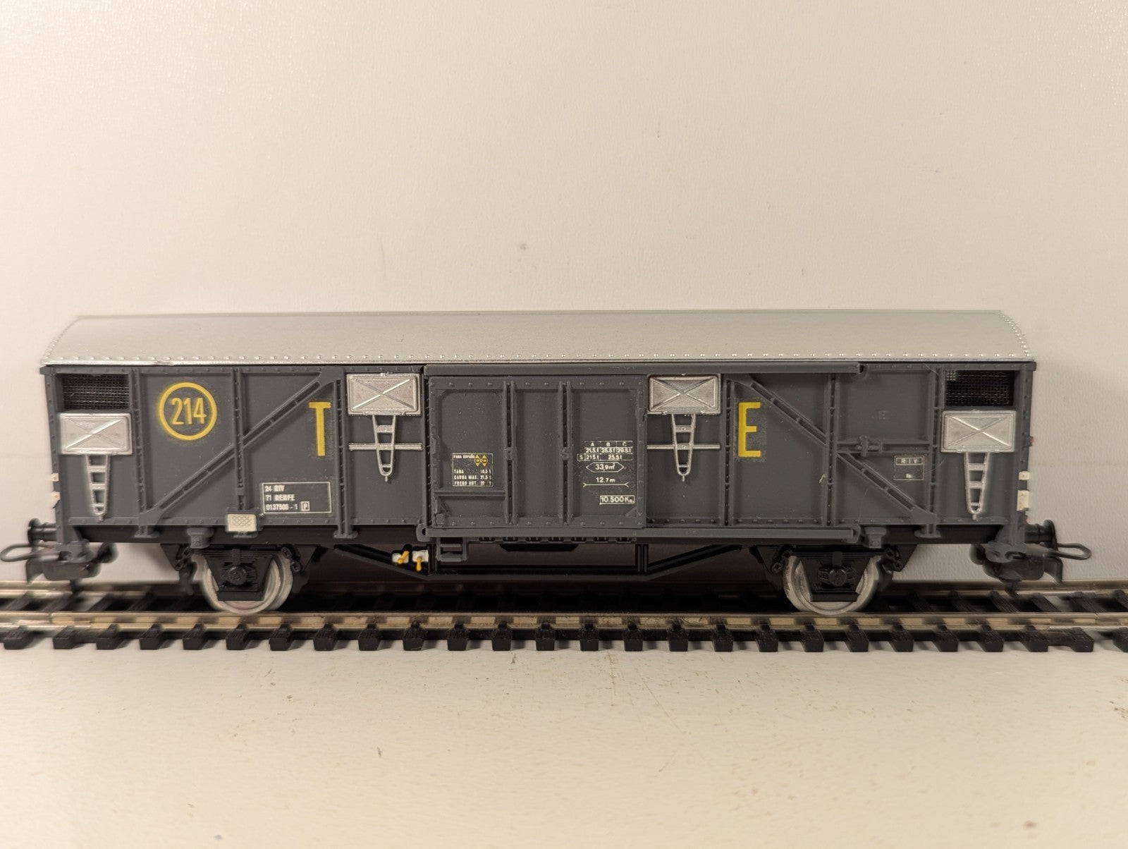 Electrotren HO Gauge RENFE J-2 Closed Box Van Goods Wagon 0137500-1