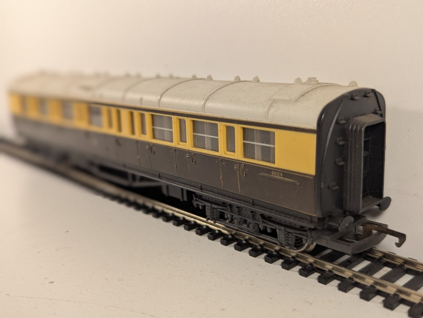 Hornby OO Gauge GWR Collett Composite Coach Passenger Coach 6024