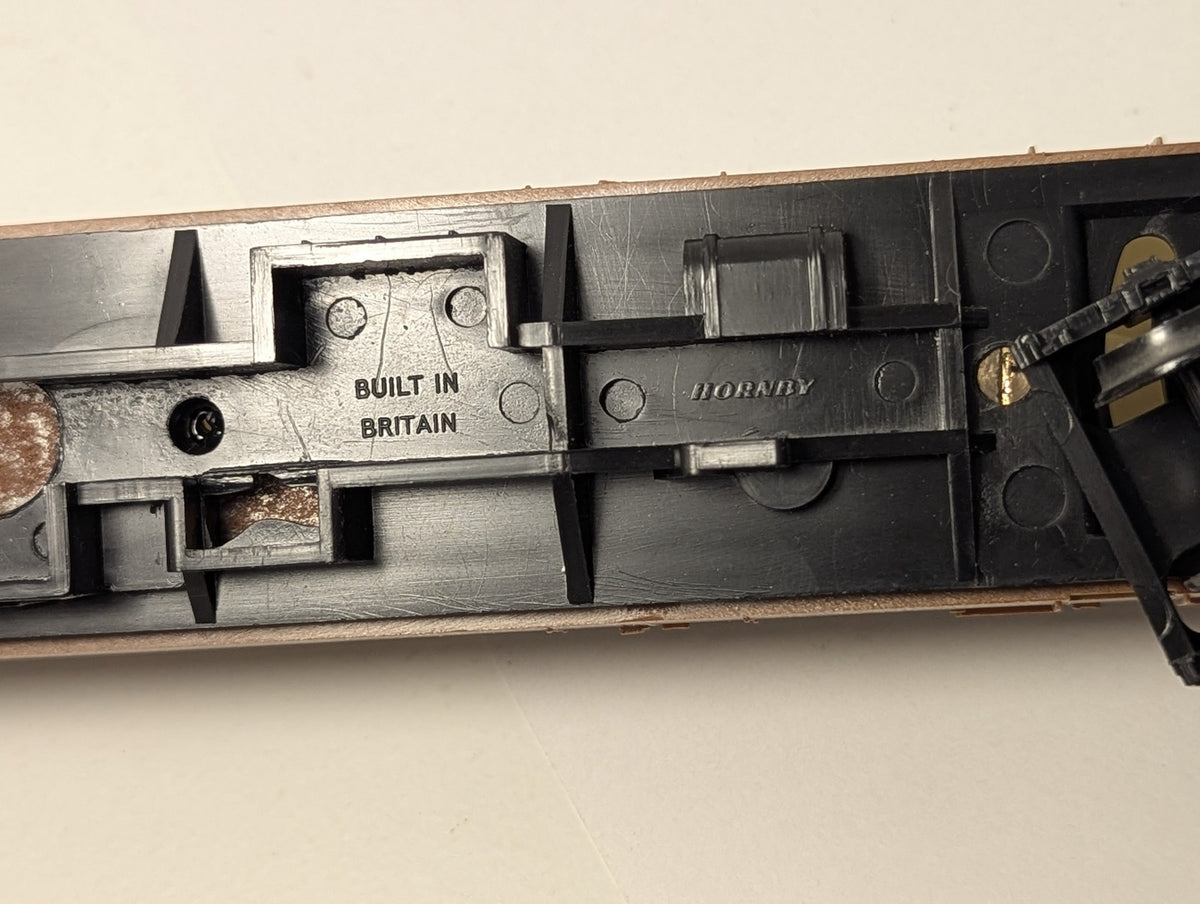 Hornby OO Gauge Gresley Brake Third Coach Passenger Coach