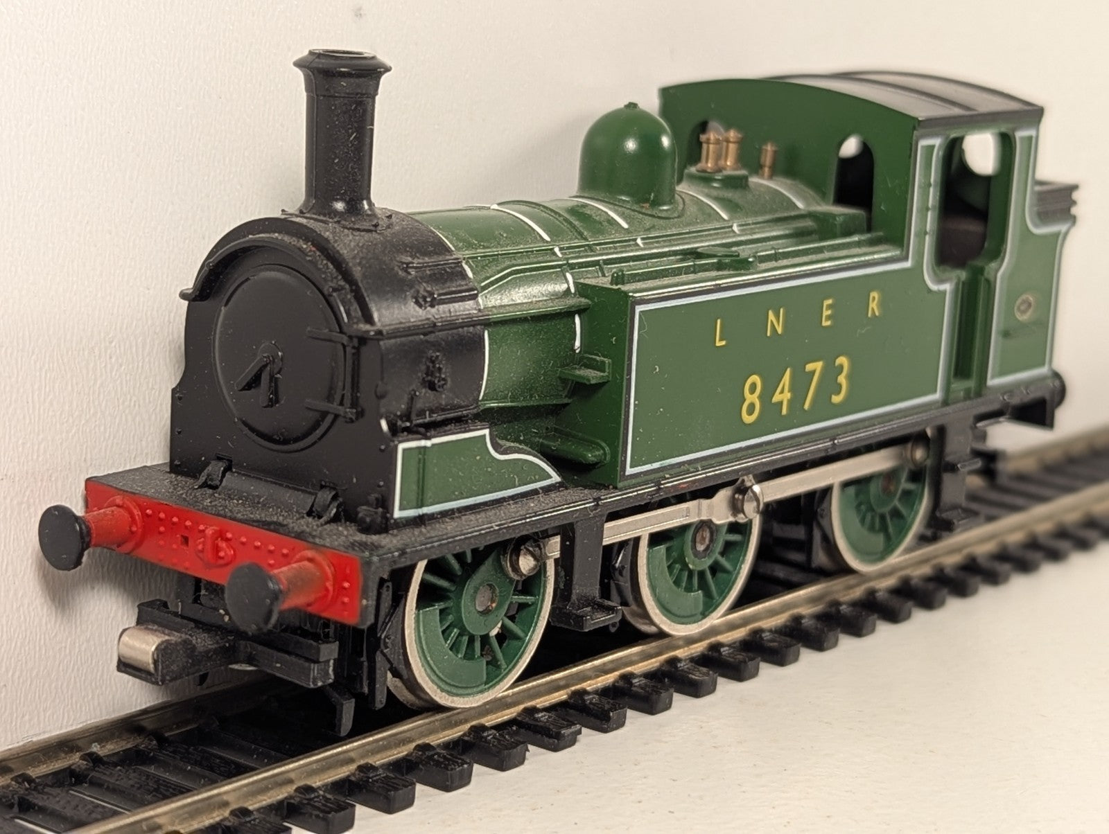Hornby R316 LNER Class J83 0-6-0 Tank Locomotive OO Gauge - Wrong Couplings