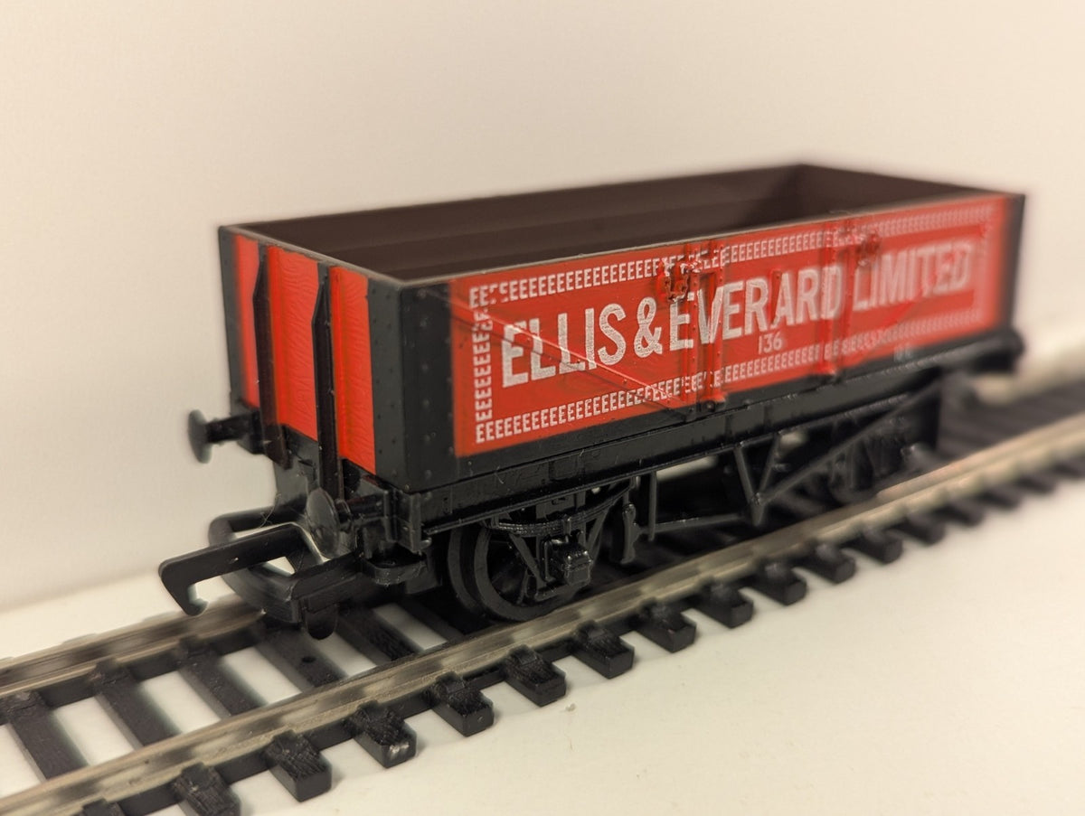Mainline 37-131 Ellis & Everard Ltd 5 Plank Coal Wagon