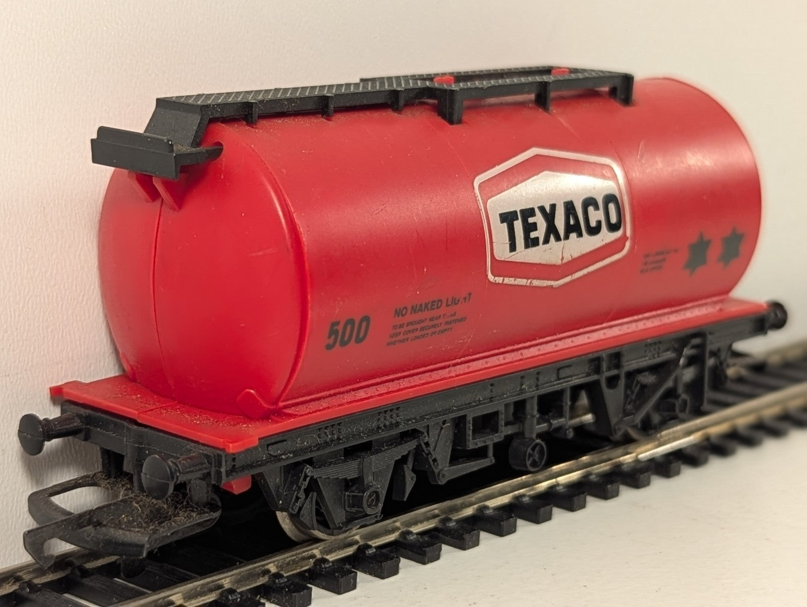 Hornby R231 OO Gauge Red Texaco Tank Wagon