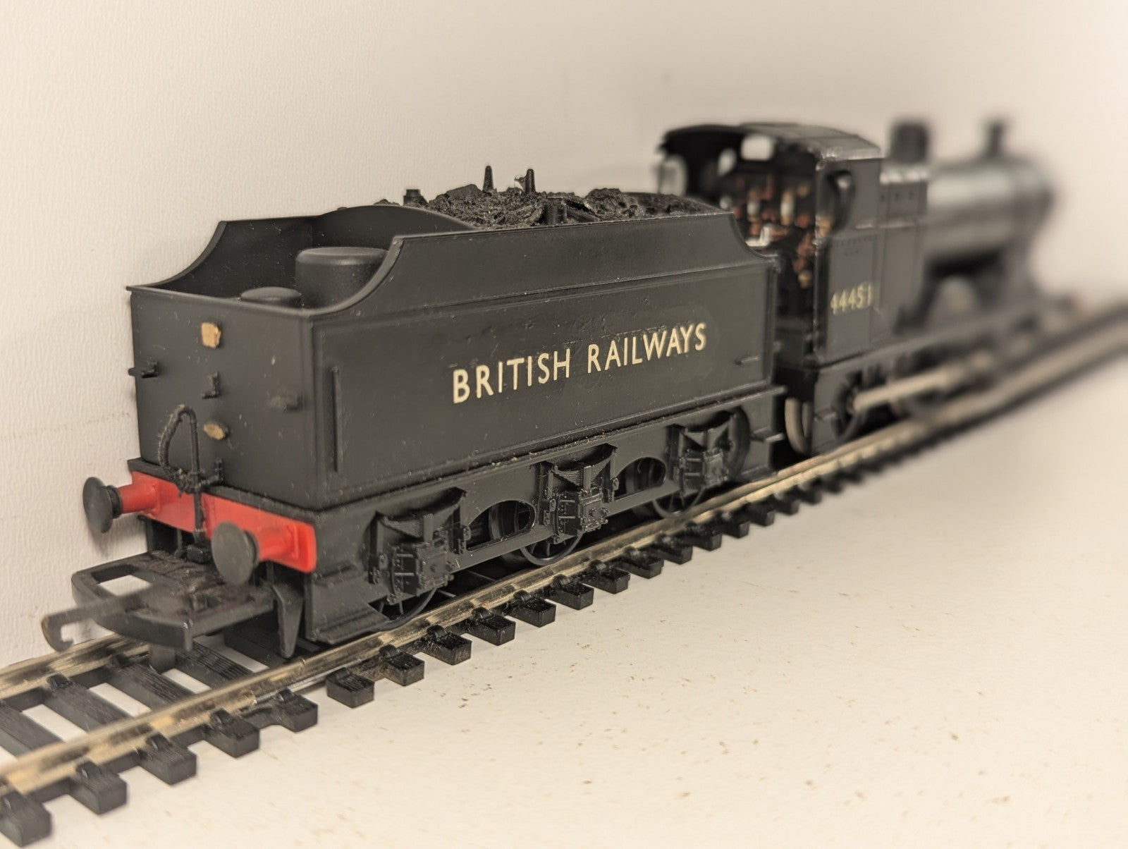 Airfix OO Gauge Fowler Class 4F 0-6-0 Steam Locomotive 44451 BR Black