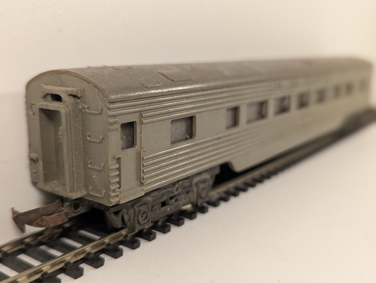 Tri-ang OO Gauge Transcontinental Passenger Coach C72 Silver R.24