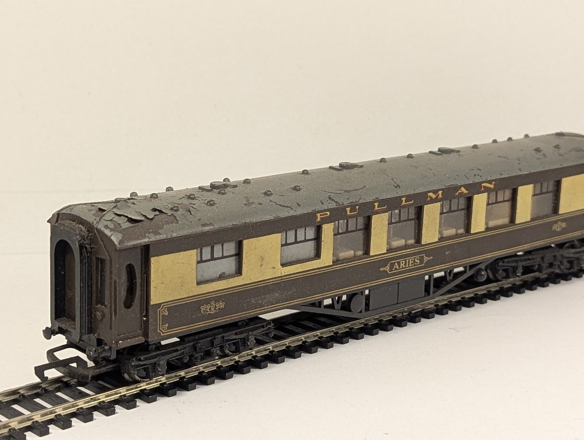 Wrenn OO Gauge Pullman Carriage 'Aries' Passenger Coach Pullman Brown & Cream