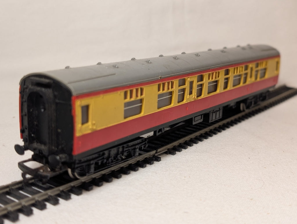 Hornby OO Gauge BR Mk1 Corridor Composite Coach No. 15210