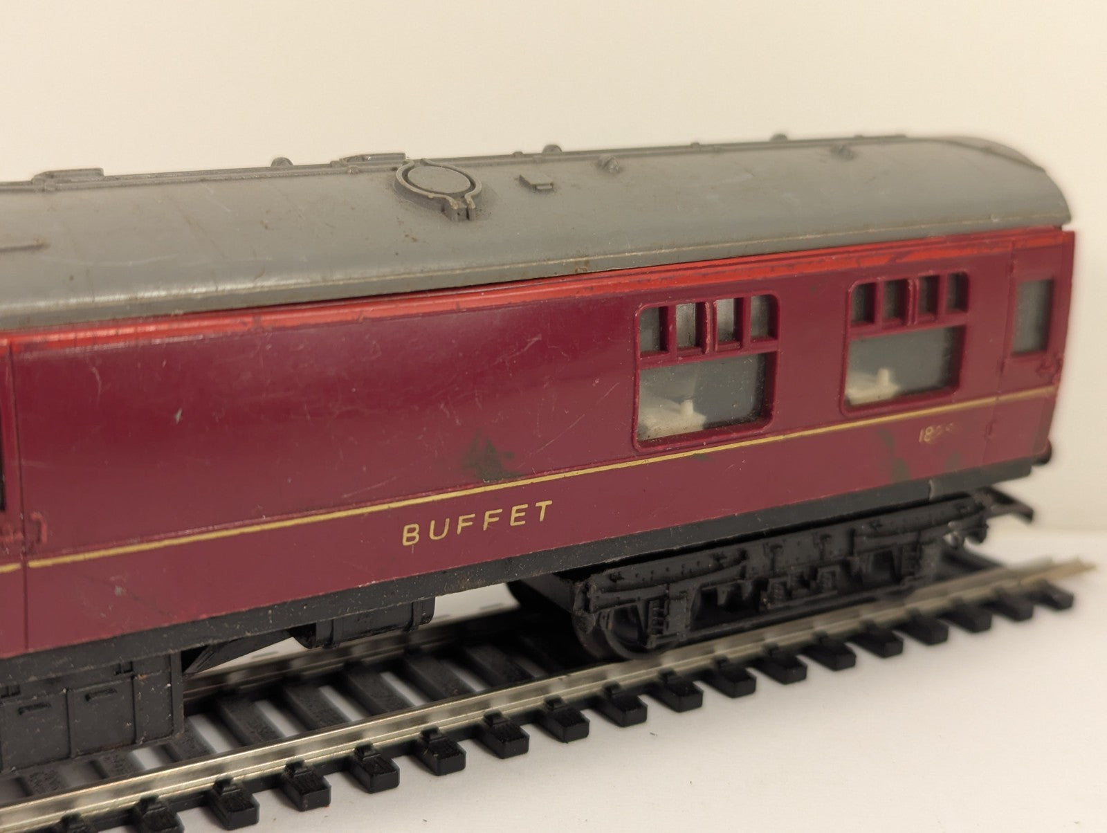 Tri-ang OO Gauge BR Mk1 Corridor Buffet Coach