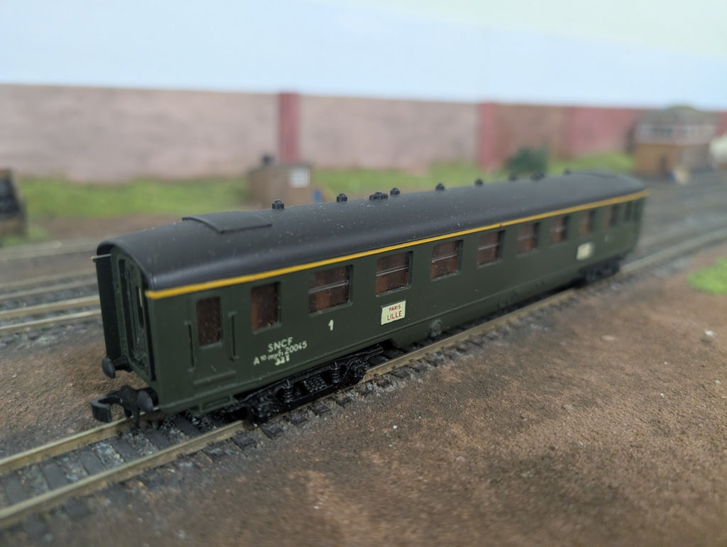 Hornby Acho Passenger Coach 733 Passenger 2nd Class