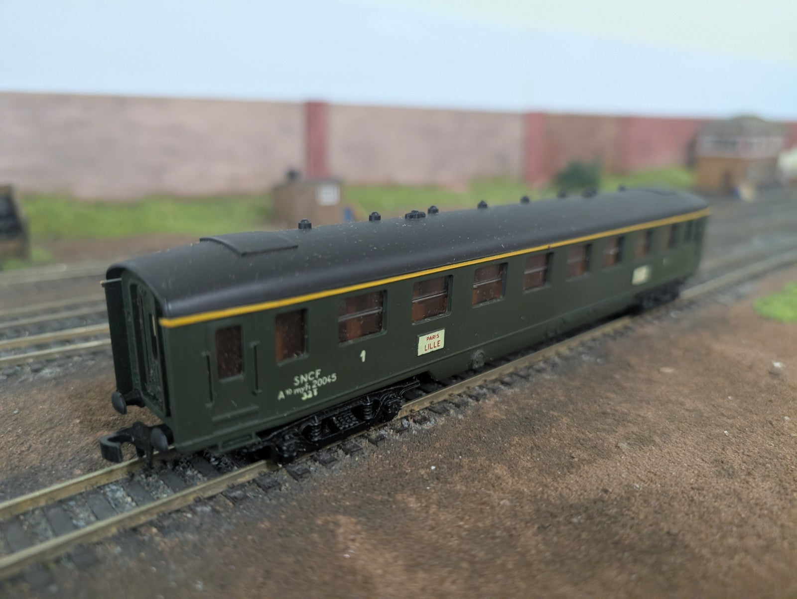 Hornby Acho Passenger Coach 733 Passenger 2nd Class