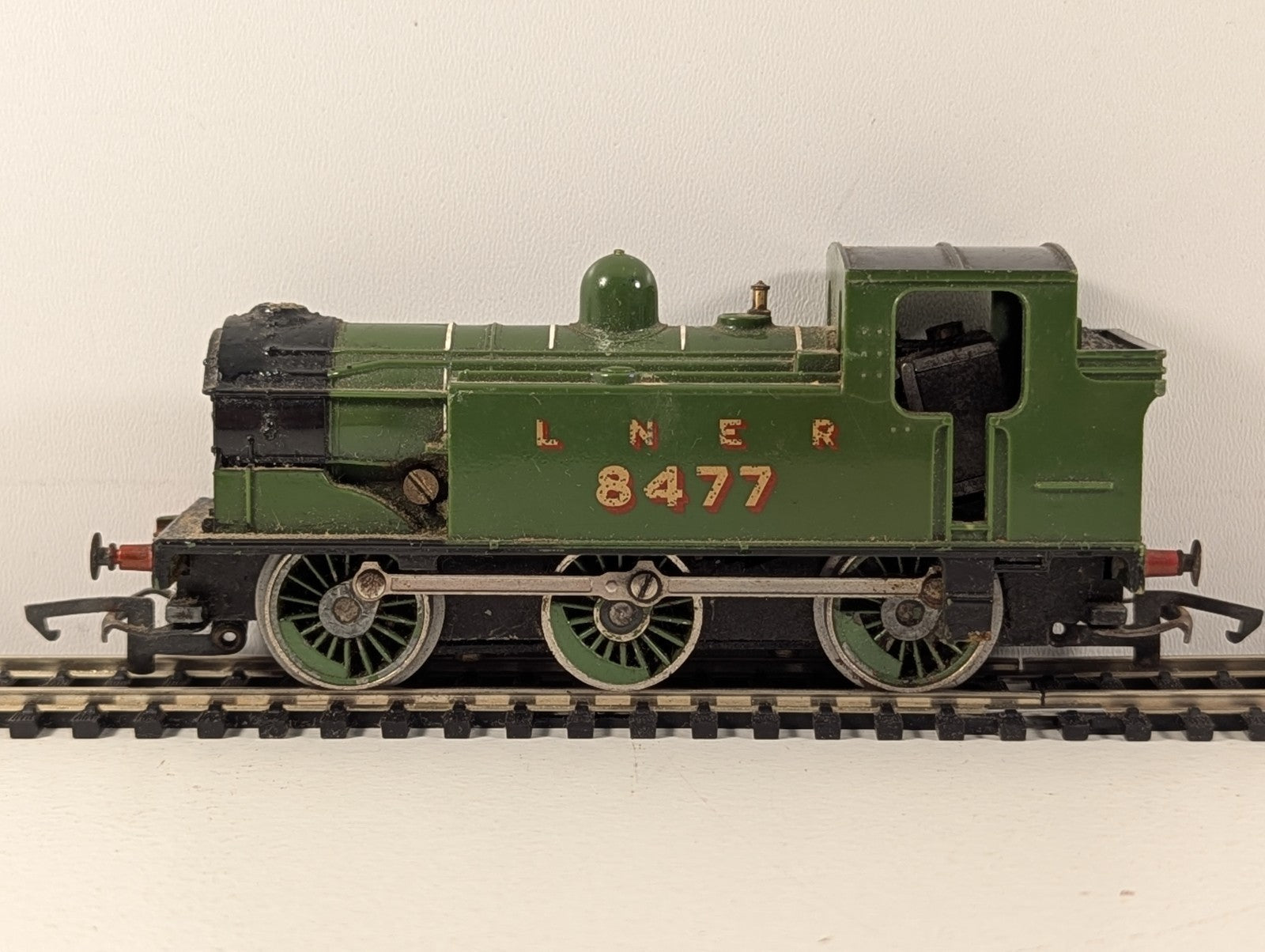 Hornby R252 LNER Class J83 0-6-0T LNER Lined Green - Spares/Repairs