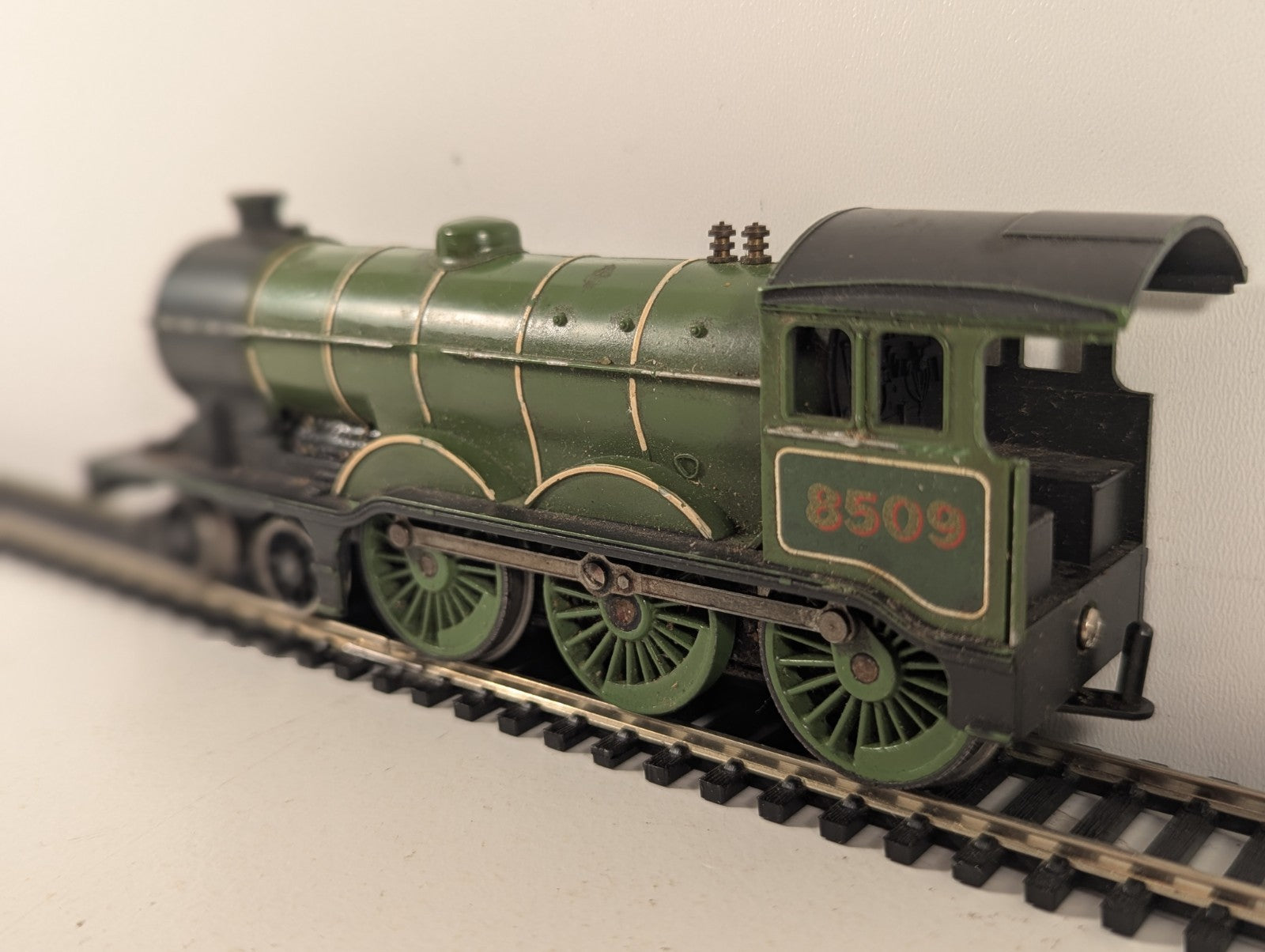 Hornby Tri-ang R866 LNER Class B12 Steam Locomotive No Tender OO Gauge