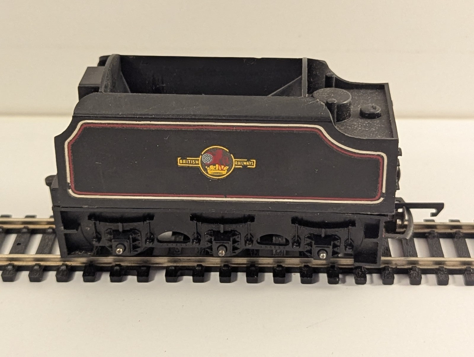Tri-ang OO Gauge BR Black Steam Locomotive Tender R30 R31
