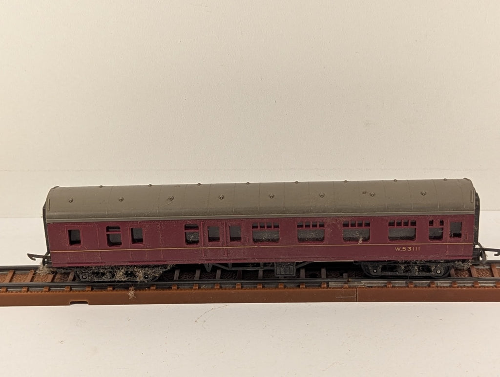 Tri-ang TT Gauge T83 Mk1 Brake Second Coach Maroon W53111