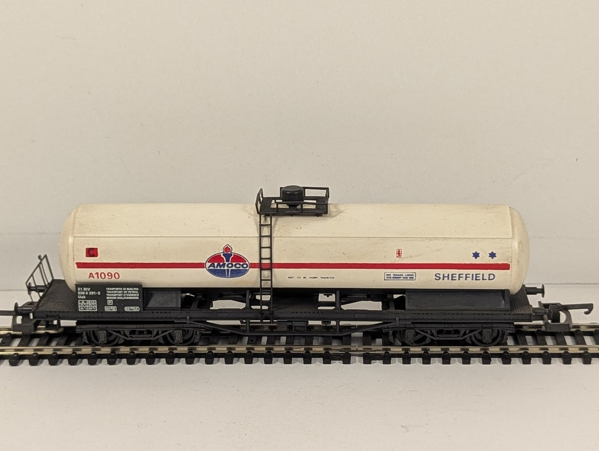 Lima OO Gauge Amoco Sheffield Bogie Tank Wagon A1090 Amoco White & Red