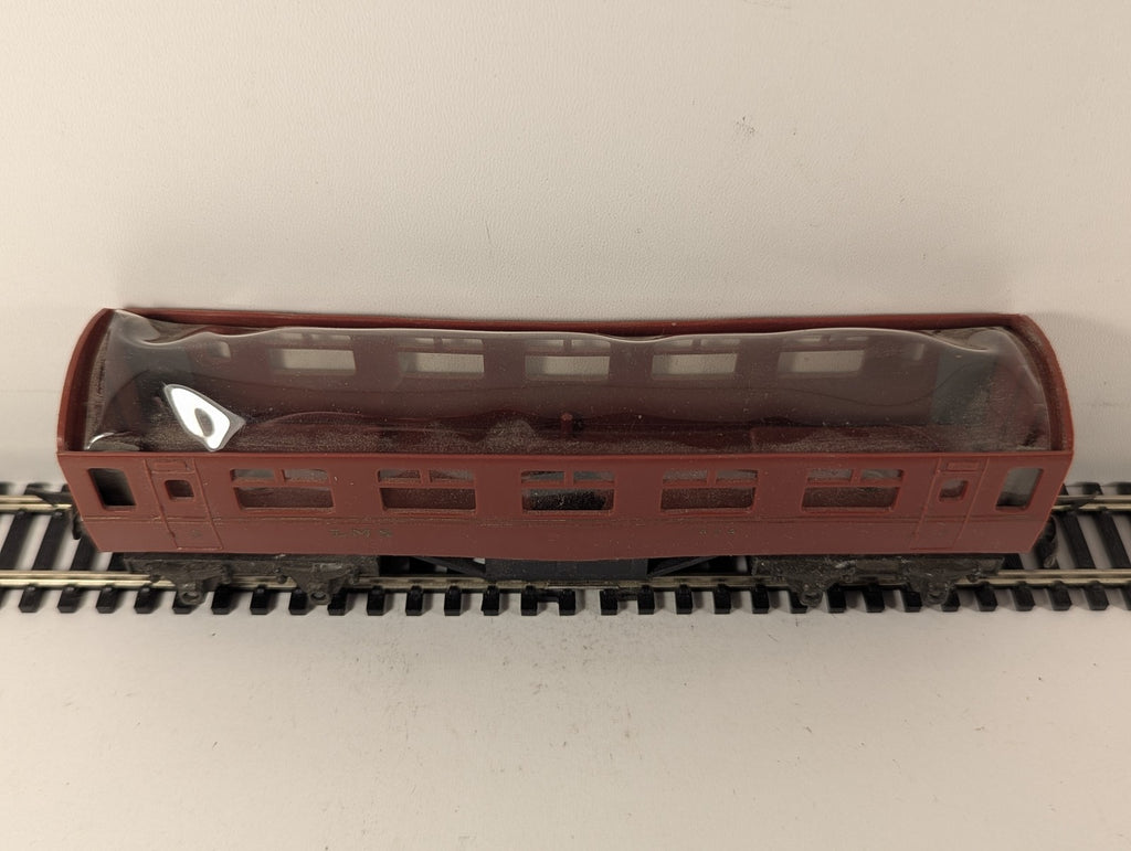 Tri-ang OO Gauge LMS Short Bogie 3rd Class Coach Passenger Coach 27424