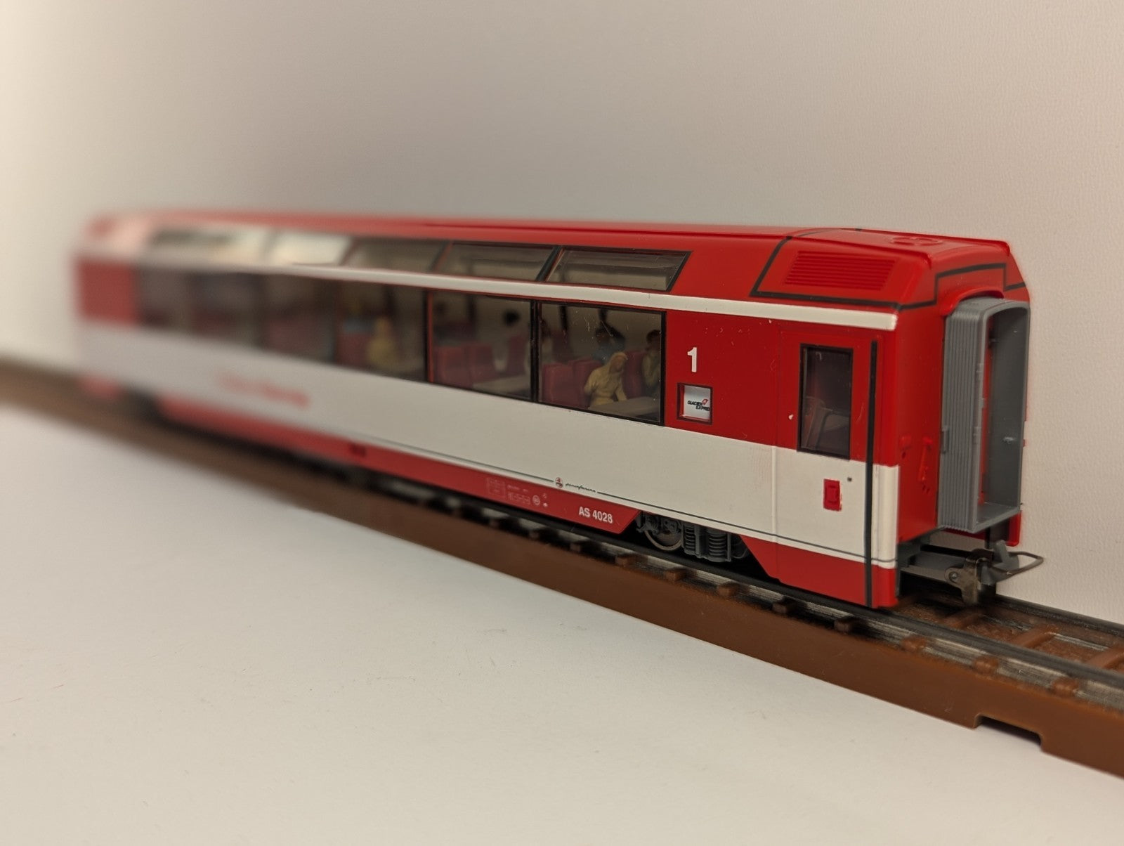 Bemo 3288 208 HOe Gauge Furka-Oberalp Glacier Express First Class coach - boxed