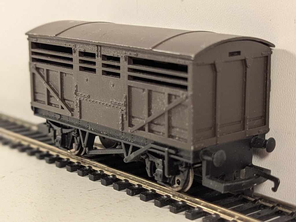 Hornby OO Gauge SR Cattle Wagon Goods Wagon Brown Thomas and Friends