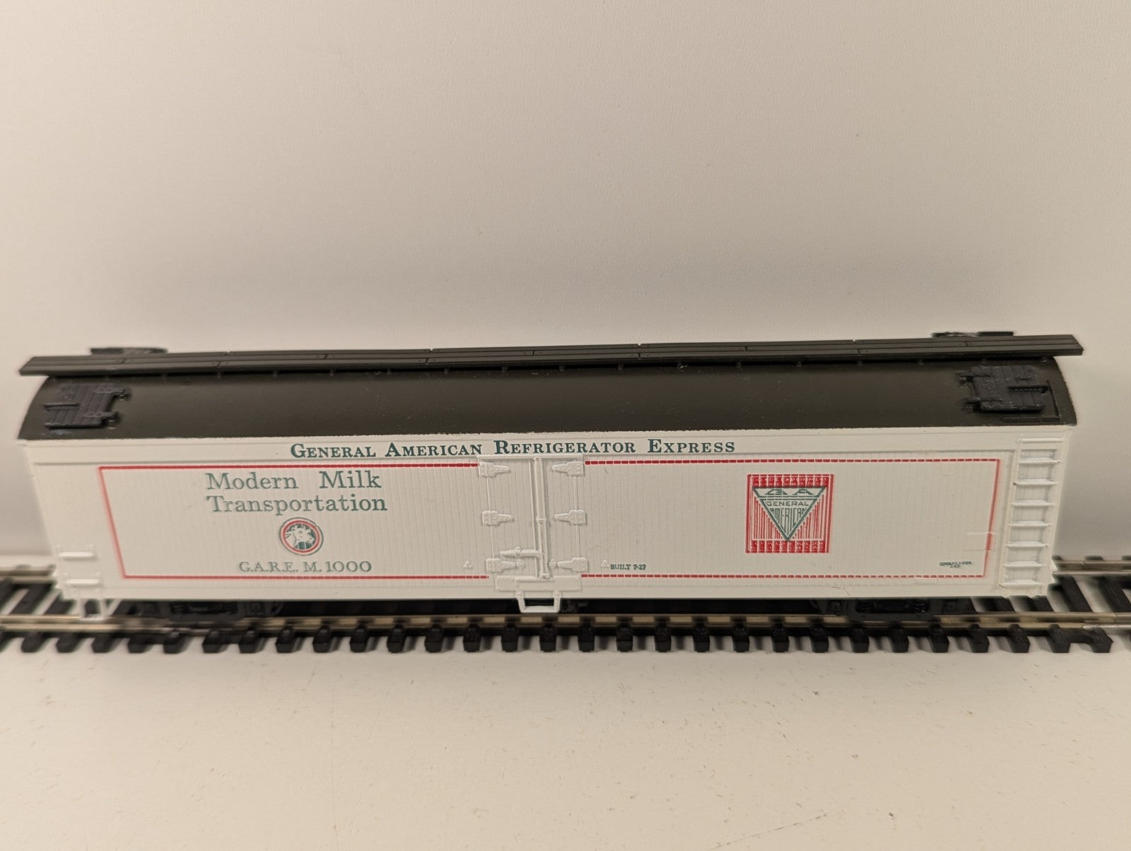 Athearn HO Gauge General America 50ft Express Reefer