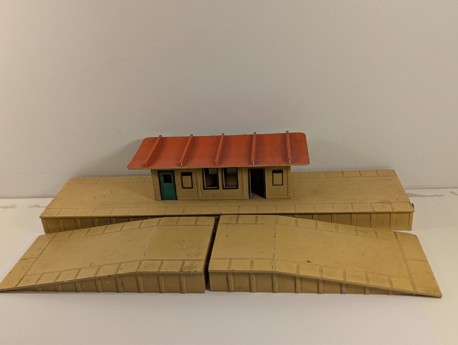 Hornby Dublo D1 Island Platform OO Gauge