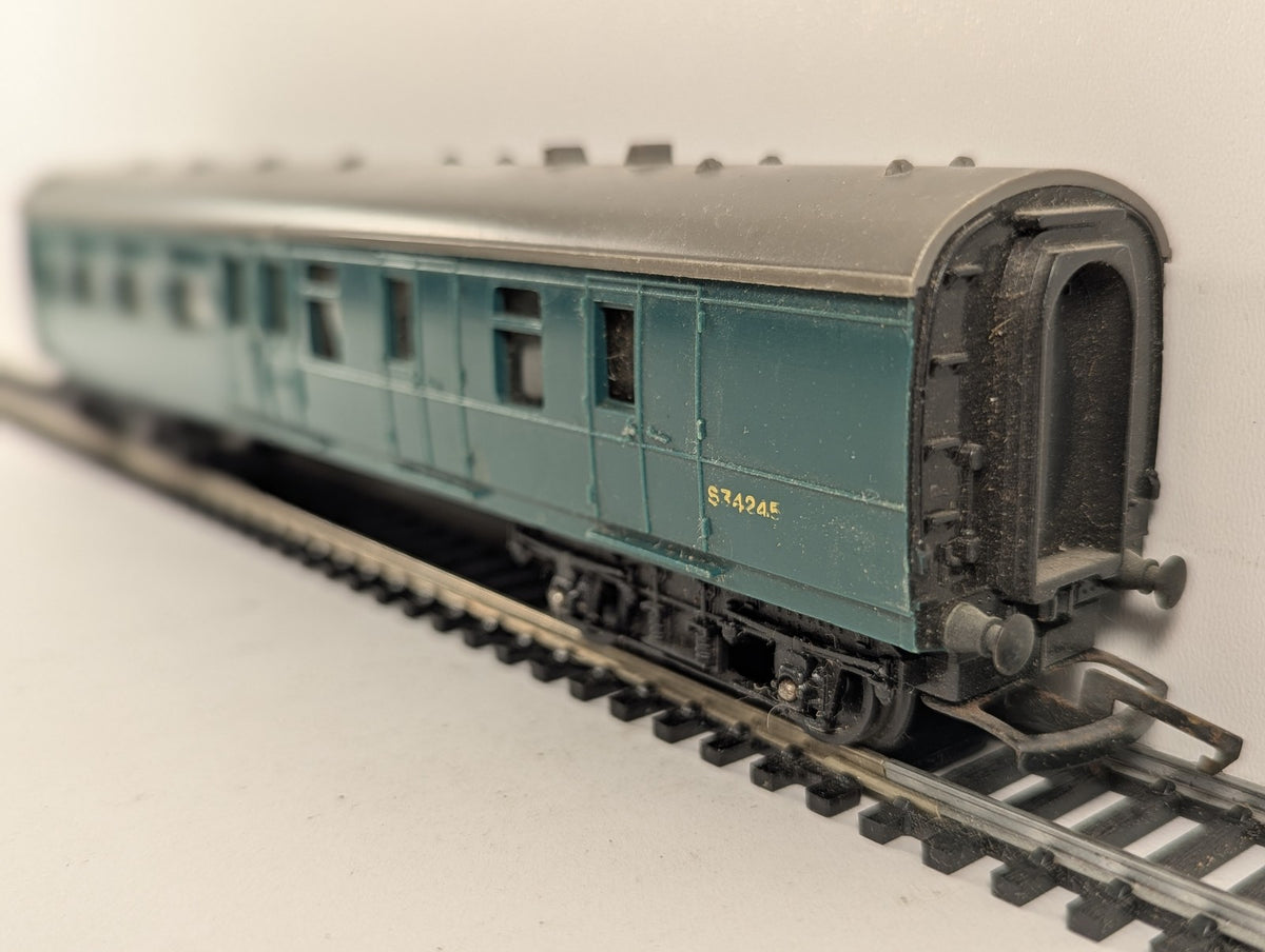 Tri-ang OO Gauge BR Southern Suburban Brake Second Coach Passenger Coach S34245