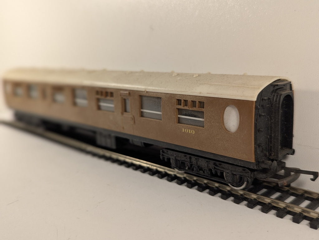 Tri-ang OO Gauge LNER Main Line Composite Coach Passenger Coach 1010 LNER Teak