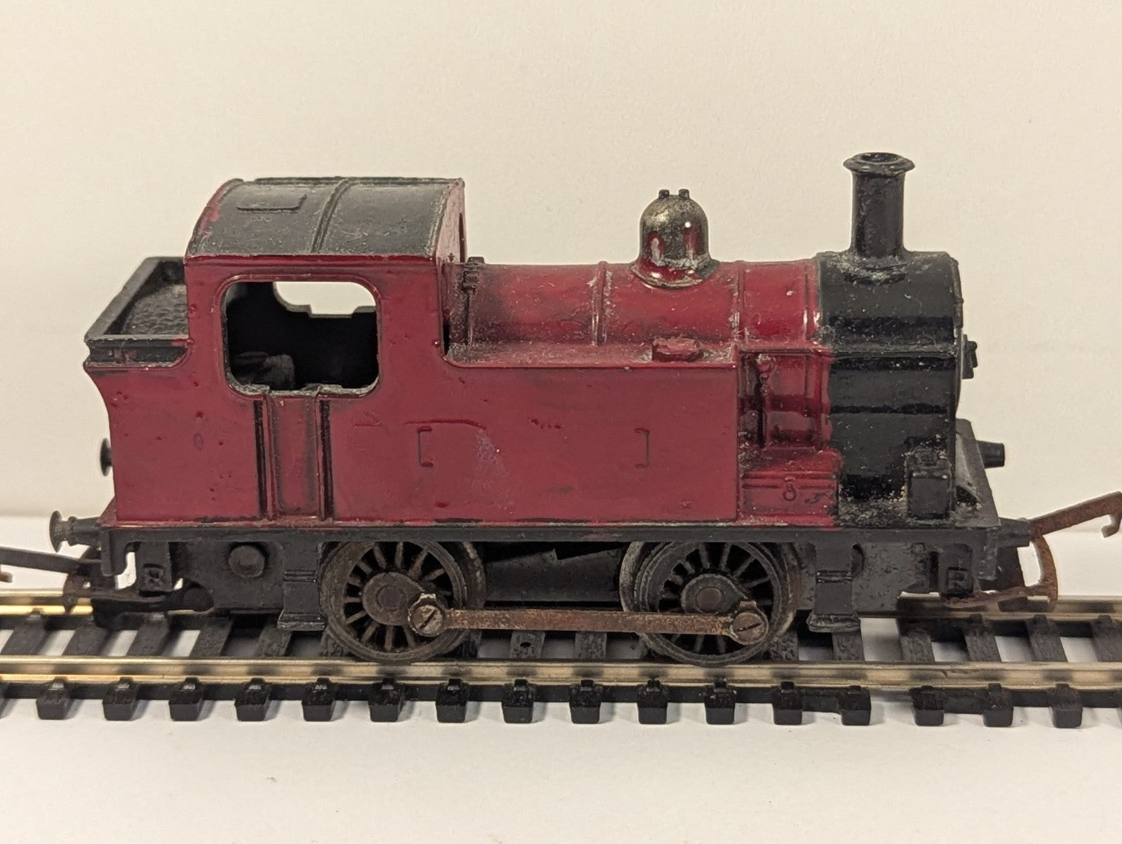 Tri-ang R355 OO Gauge Nellie 0-4-0 Industrial Tank – Repainted Spares/Repair