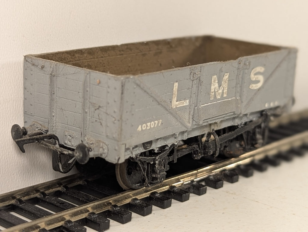 Kitbuilt OO Gauge LMS 5-Plank Open Wagon Goods Wagon 403077 LMS Grey