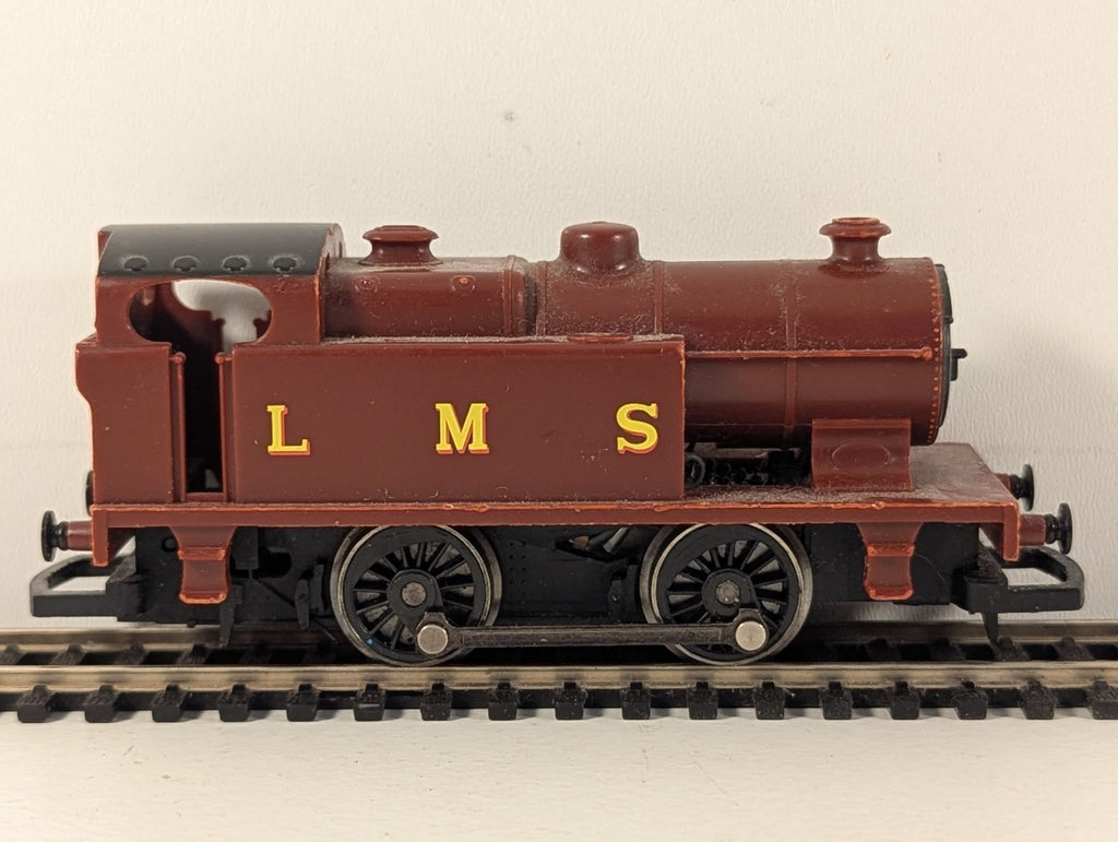 Hornby R1031 LMS 0-4-0 Shunter Steam Locomotive OO Gauge