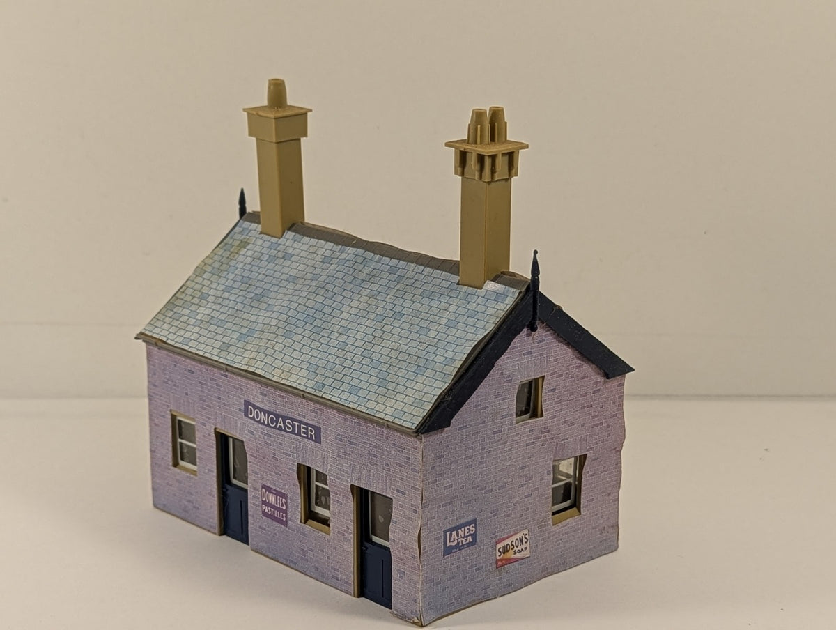 Hornby Dublo OO Gauge Suburban Station Building Doncaster 5085