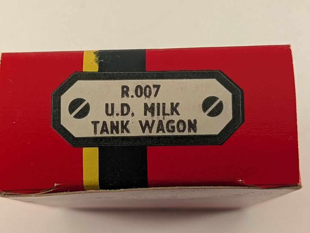 Hornby OO Gauge United Dairies 6-Wheel Milk Tank Wagon Goods Wagon R.007