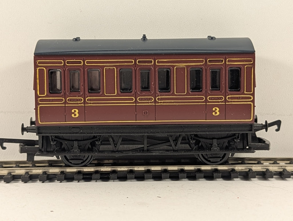 Hornby OO Gauge LMS 4-Wheel Composite Coach Passenger Coach 12 LMS Maroon R339