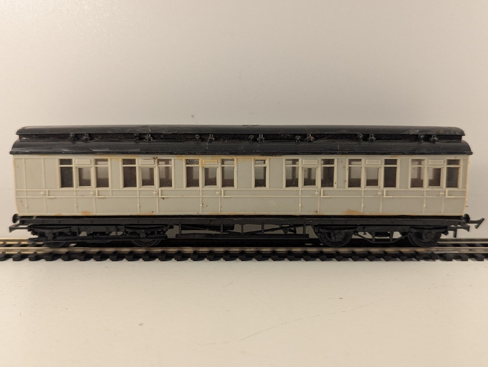 Ratio Midland/LMS Brake Coach Kit Built OO Gauge