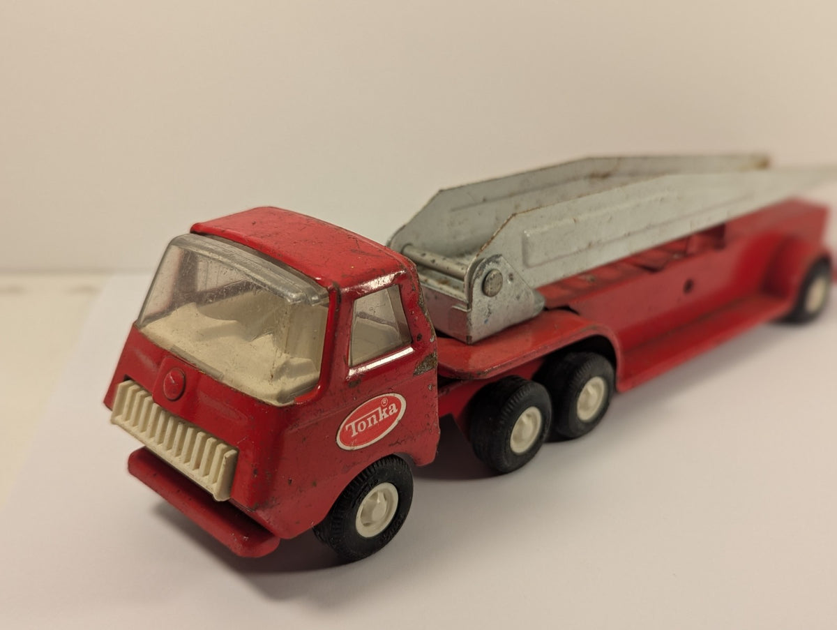 Tonka Pressed Steel Miniature Aerial Ladder Fire Truck