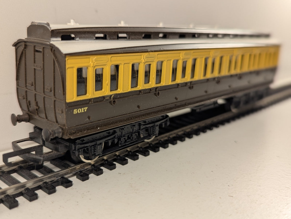 Tri-ang OO Gauge GWR Clerestory Coach Passenger Coach 5017