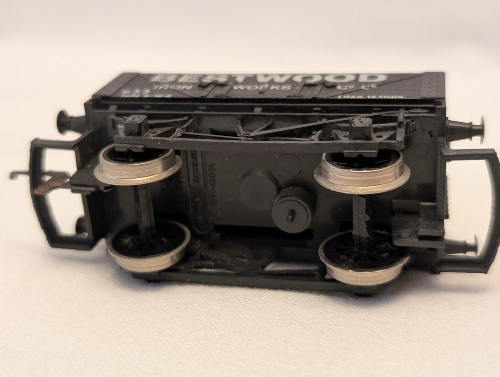 Hornby OO Gauge 7 Plank Wagon 'Bestwood' Goods Wagon 655