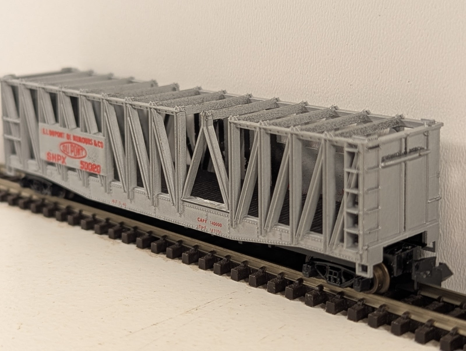 Minitrix 3101 N Gauge DuPont Container Car - Boxed