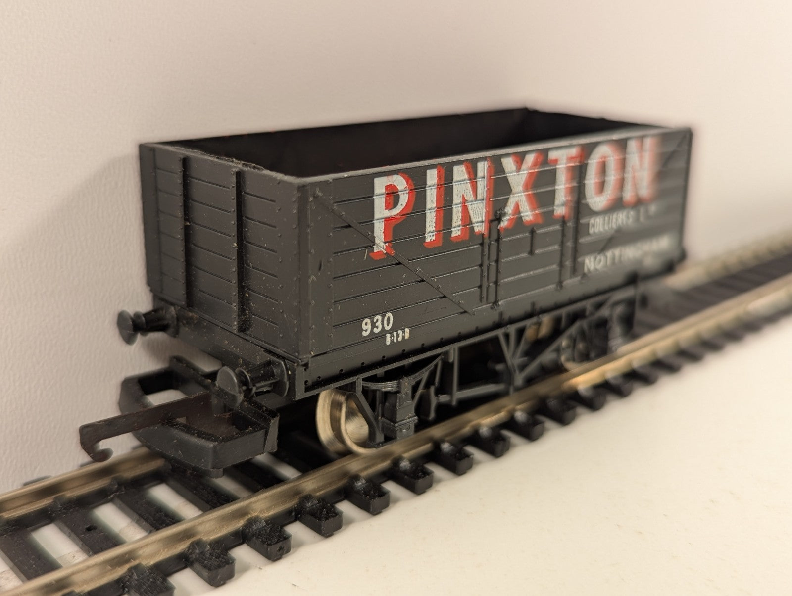 Lima OO Gauge 12T 7 Plank Open Wagon Pinxton Collieries No.930