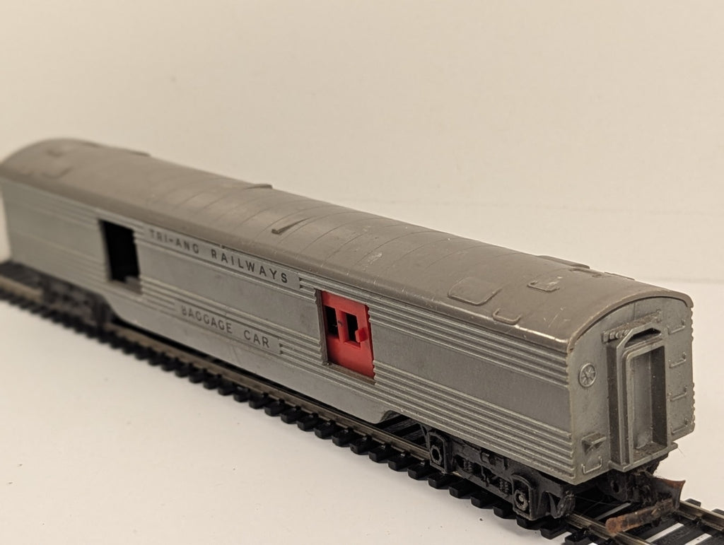 Tri-ang R130 Transcontinental Baggage Car