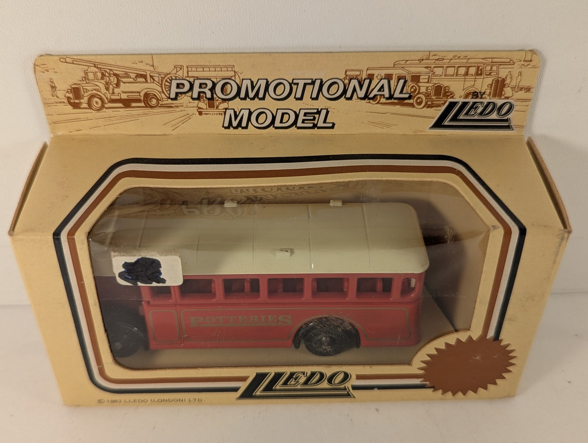 Lledo 1:76 AEC Regal Single Decker Bus Die-cast Model Bus Potteries Red & Cream
