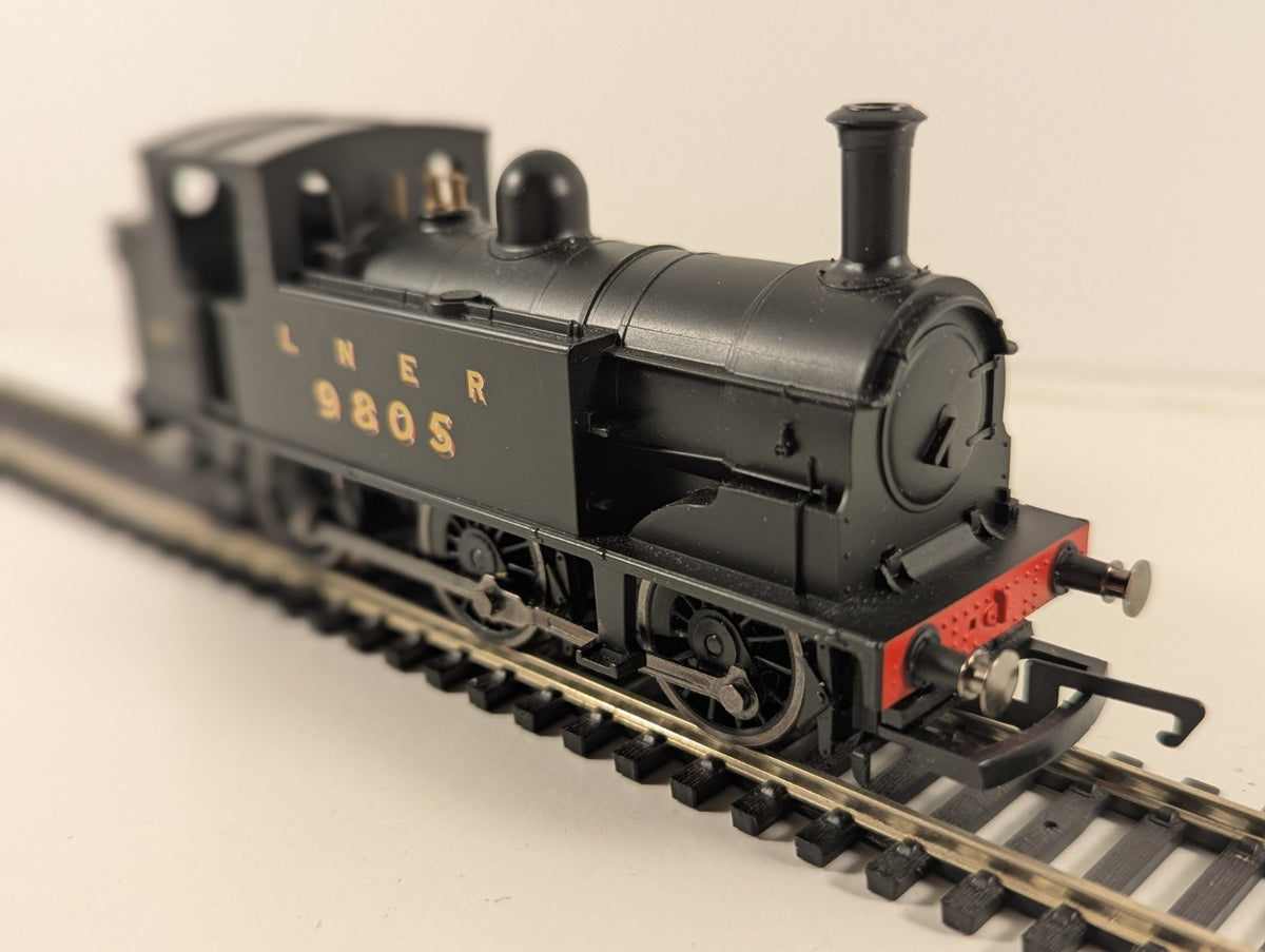 Hornby R2970X Class J83 0-6-0T Locomotive 9805 LNER Black DCC Fiited