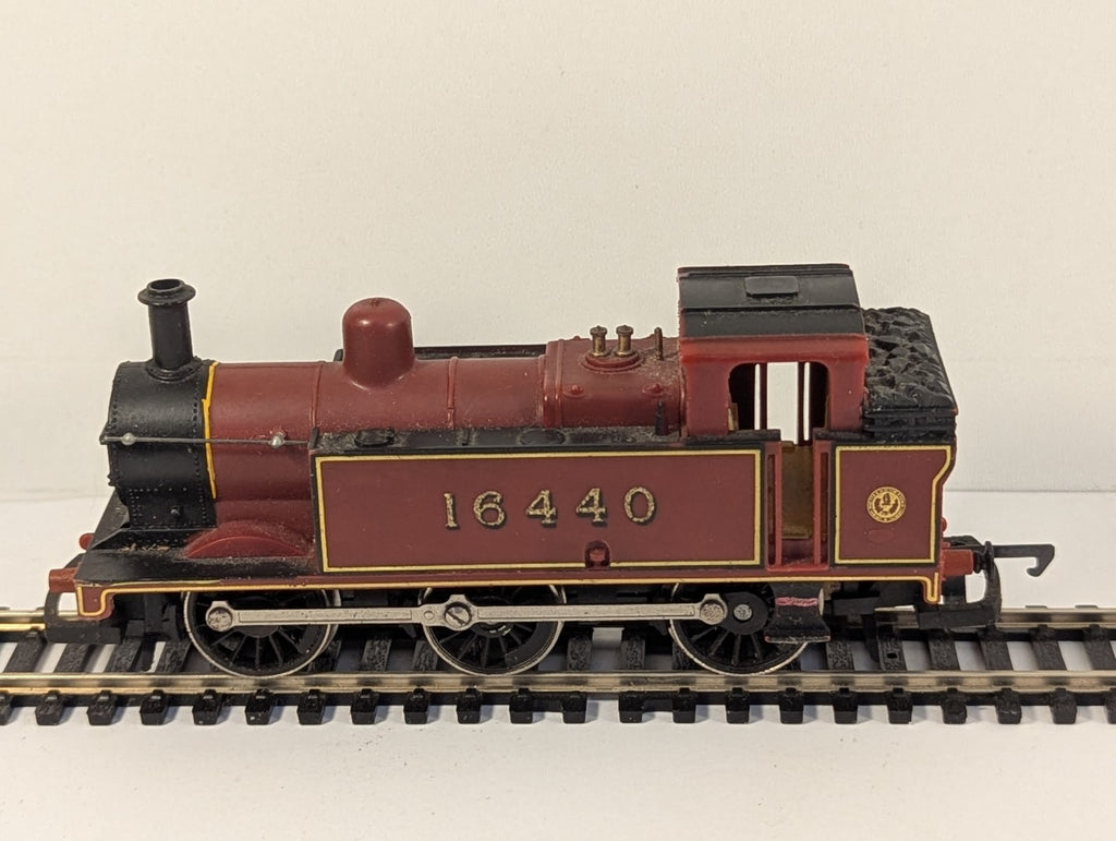 Hornby OO Gauge LMS Class 3F Jinty 0-6-0T LMS Maroon Damaged