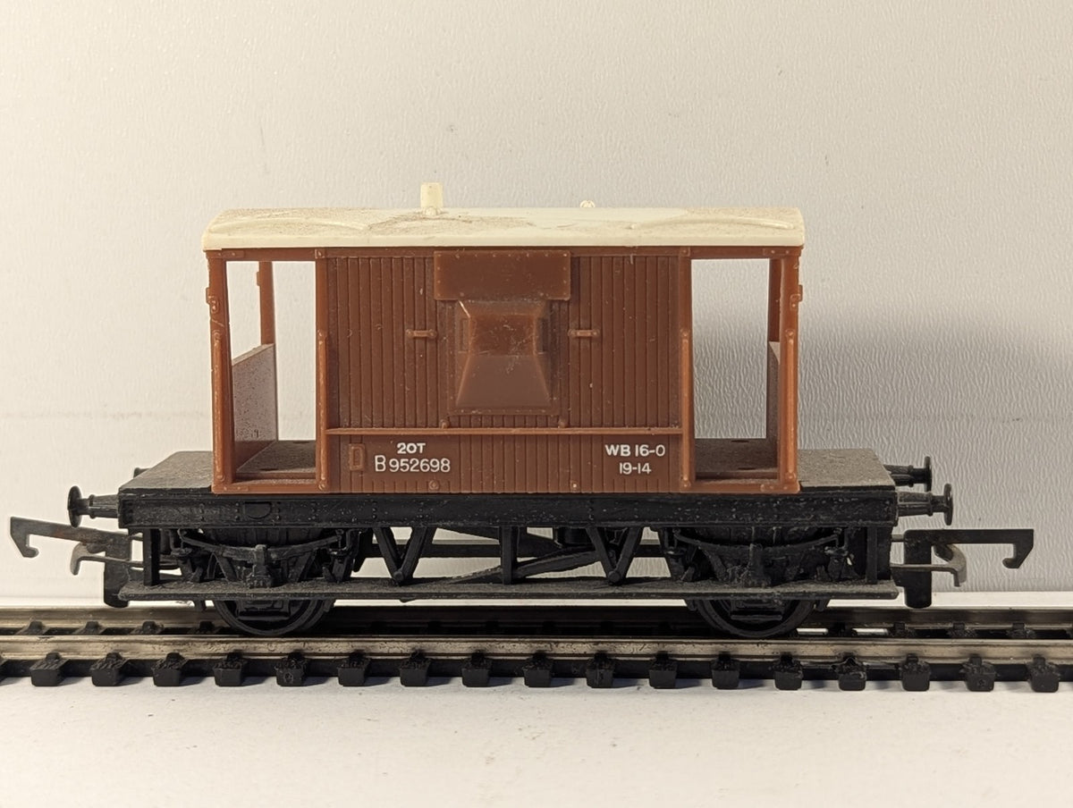 Tri-ang OO Gauge BR Standard 20 Ton Brake Van B952698 BR Bauxite R16