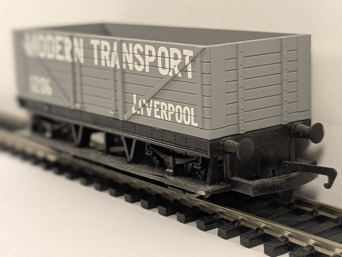 Hornby OO Gauge 7 Plank Open Wagon Rolling Stock 1206 Modern Transport R.010
