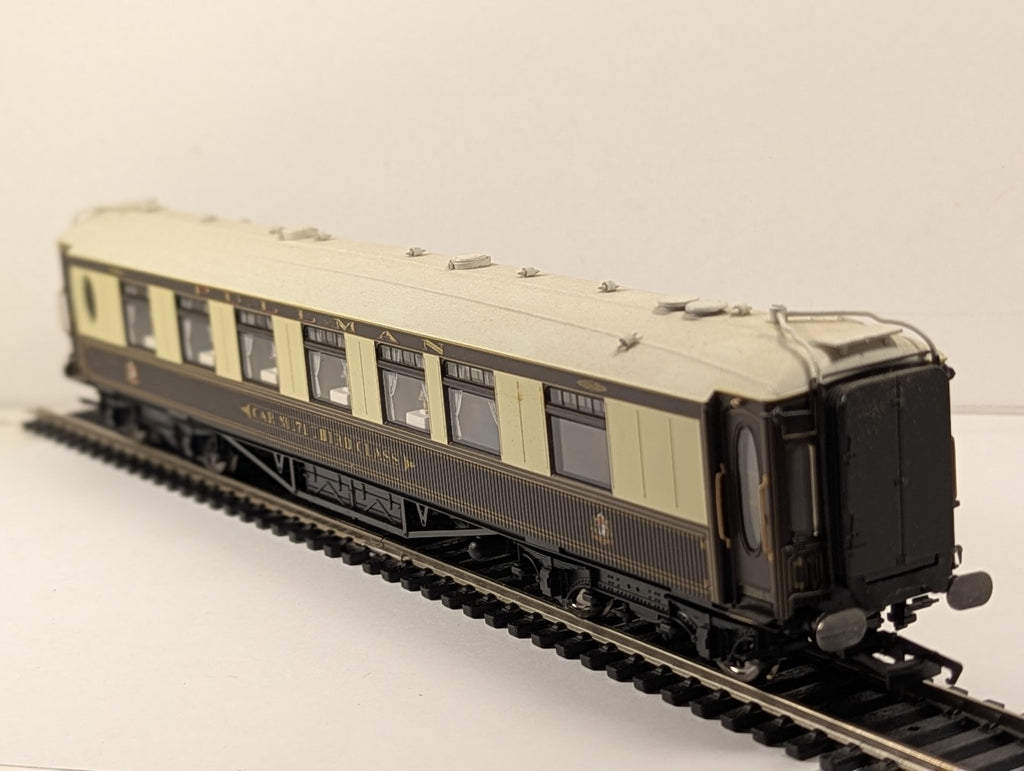 Hornby Pullman Parlour Car No. 171 Third Class Passenger Coach - Lights Up